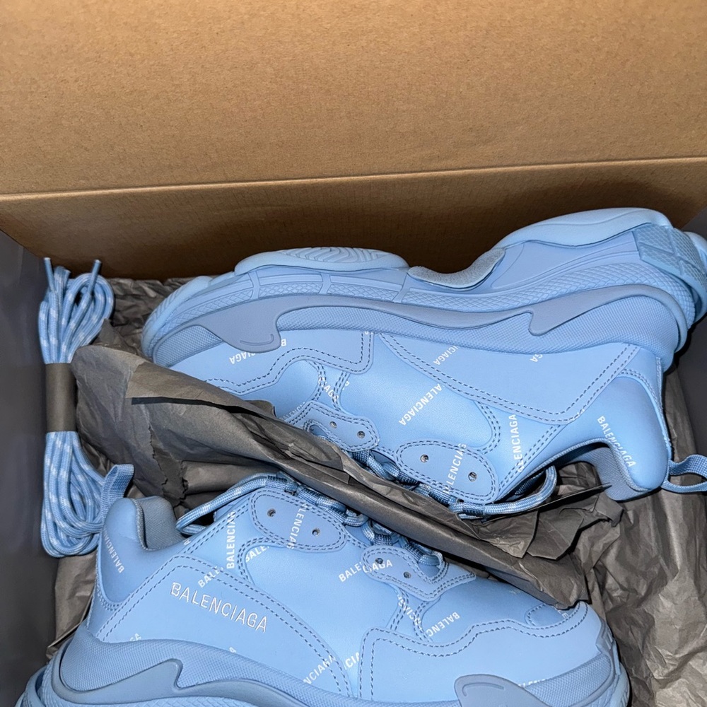 Balenciaga All Over Logo Triple S - Unisex